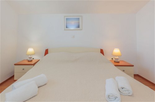 Foto 6 - Appartamento con 1 camera da letto a Privlaka con giardino e vista mare