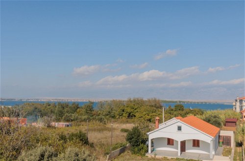 Foto 8 - Apartamento de 1 quarto em Privlaka com jardim e vistas do mar