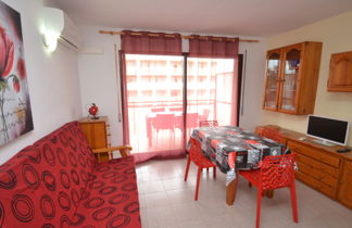 Foto 3 - Appartamento con 1 camera da letto a Salou con piscina e vista mare