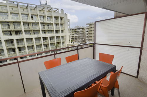 Foto 2 - Apartamento de 1 habitación en Salou con piscina y vistas al mar