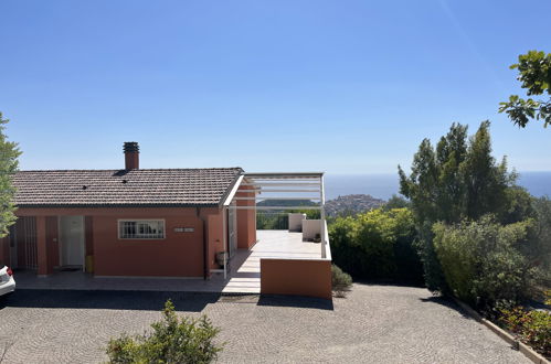 Photo 7 - Maison de 5 chambres à Imperia avec piscine privée et jardin