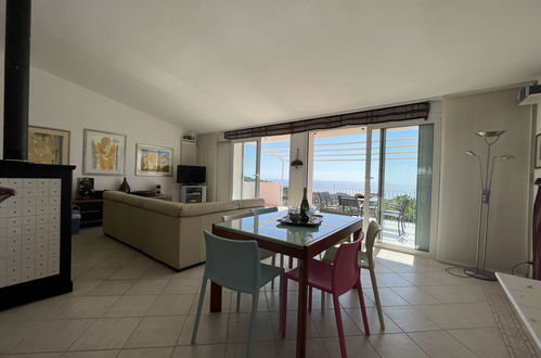 Foto 47 - Casa de 5 habitaciones en Imperia con piscina privada y vistas al mar