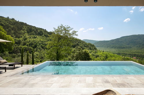 Foto 2 - Casa con 3 camere da letto a Buzet con piscina privata e giardino