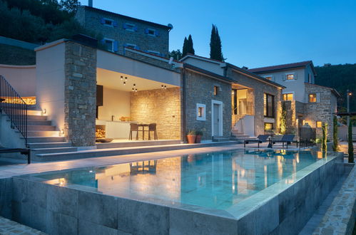 Foto 45 - Casa con 3 camere da letto a Buzet con piscina privata e giardino