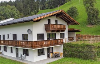 Foto 1 - Apartamento de 2 quartos em Hart im Zillertal com jardim e vista para a montanha