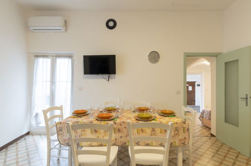 Foto 21 - Apartamento de 1 habitación en Finale Ligure con jardín y vistas al mar
