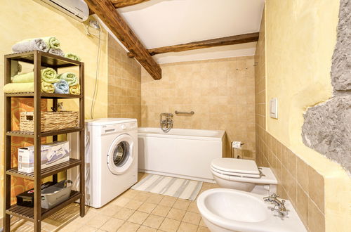 Photo 41 - 2 bedroom House in Buzet with private pool and garden