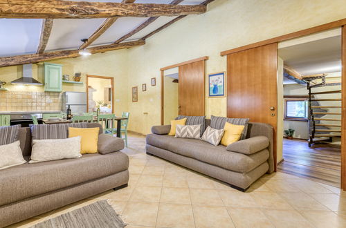 Photo 4 - 2 bedroom House in Buzet with private pool and garden