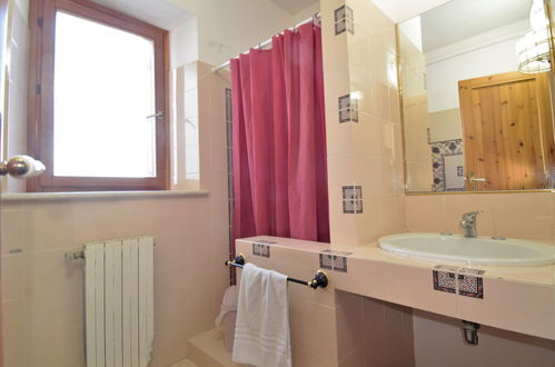 Photo 15 - 6 bedroom House in Valderice with private pool and garden