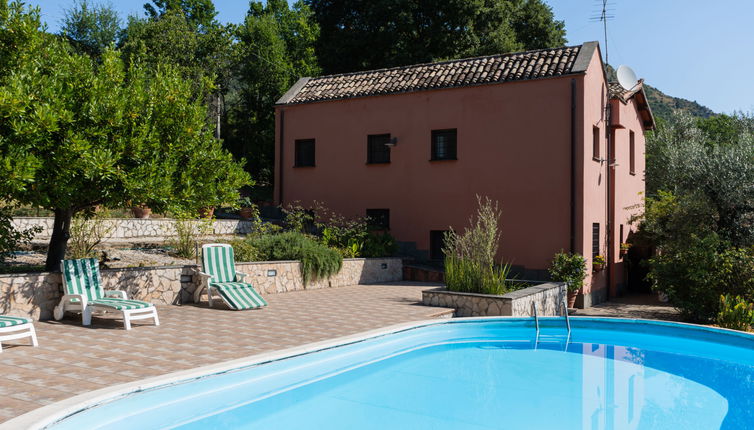 Foto 1 - Casa con 4 camere da letto a Salisano con piscina privata e giardino