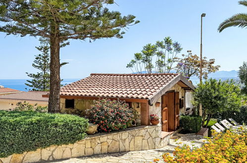 Foto 2 - Casa en Castellammare del Golfo con piscina y jardín