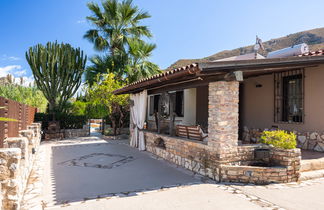 Photo 3 - Maison de 4 chambres à Castellammare del Golfo avec piscine privée et vues à la mer