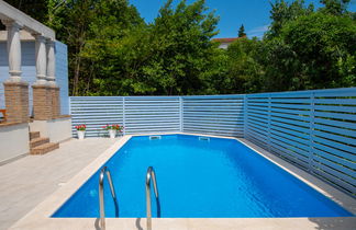 Photo 2 - Maison de 2 chambres à Kastav avec piscine privée et jardin