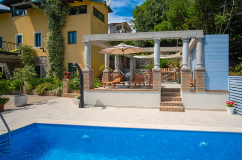 Foto 42 - Casa con 2 camere da letto a Kastav con piscina privata e giardino