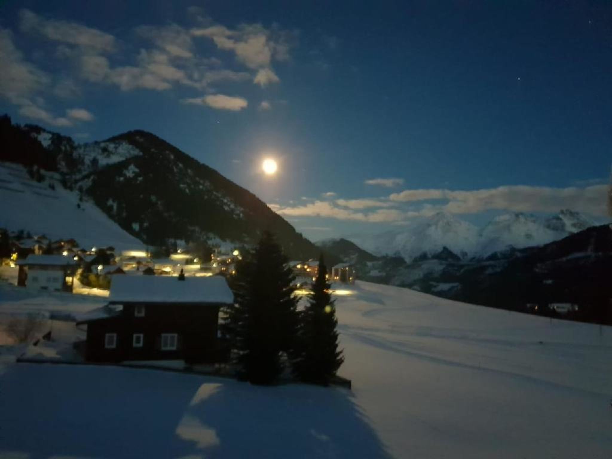 Foto 5 - Apartment mit 1 Schlafzimmer in Tujetsch mit blick auf die berge