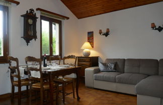 Photo 2 - Maison de 2 chambres à Blenio avec jardin et terrasse
