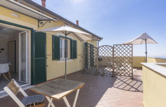 Photo 3 - Appartement en San Bartolomeo al Mare avec terrasse et vues à la mer