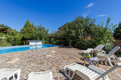 Photo 35 - Maison de 5 chambres à Žminj avec piscine privée et jardin