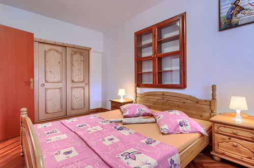 Foto 18 - Casa con 5 camere da letto a Žminj con piscina privata e giardino