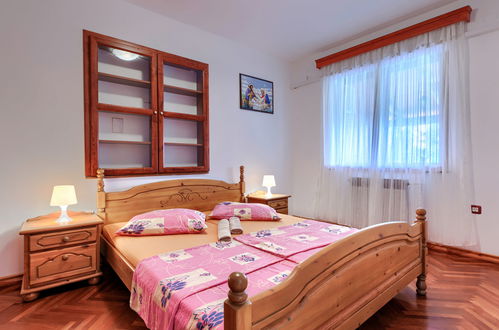 Foto 4 - Casa con 5 camere da letto a Žminj con piscina privata e giardino