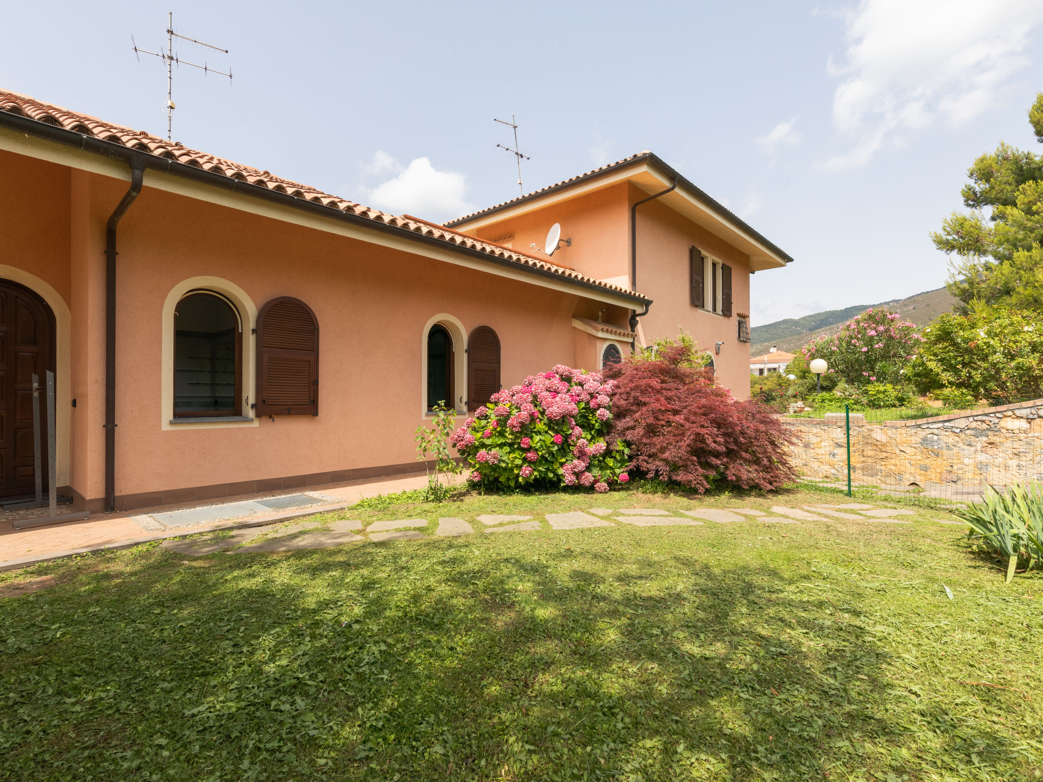 Photo 24 - Maison de 3 chambres à Cisano sul Neva avec jardin et terrasse