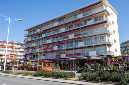 Photo 15 - Appartement de 2 chambres à Cagnes-sur-Mer avec terrasse et vues à la mer