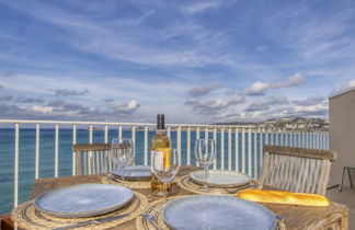 Foto 2 - Appartamento con 1 camera da letto a Sanary-sur-Mer con terrazza e vista mare