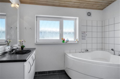 Foto 5 - Appartamento con 4 camere da letto a Løkken con terrazza e sauna