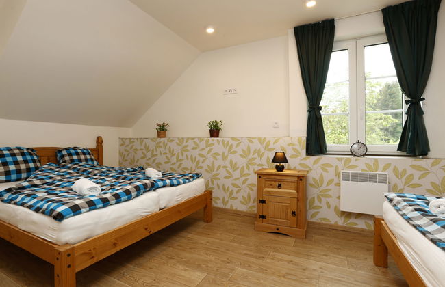Apartamento de 3 quartos em Desná com jardim e banheira de hidromassagem - Foto 4