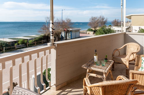 Photo 3 - Appartement de 2 chambres à Follonica avec terrasse et vues à la mer