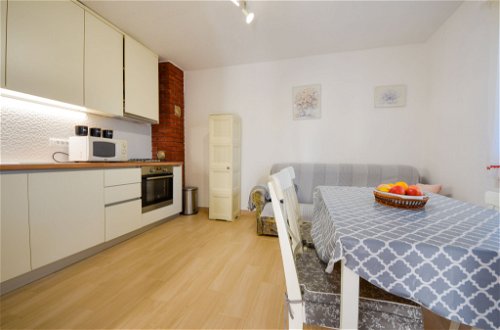 Foto 7 - Appartamento con 1 camera da letto a Starigrad con vista mare