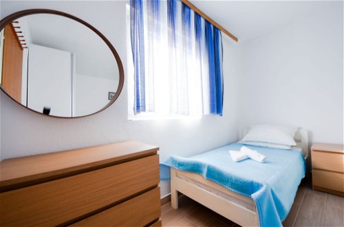 Foto 13 - Apartamento de 1 quarto em Starigrad com vistas do mar