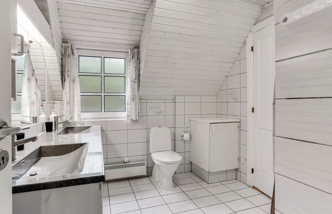 4 bedroom House in Væggerløse with private pool and terrace - Photo 21