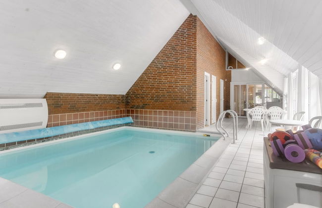 4 bedroom House in Væggerløse with private pool and terrace - Photo 36