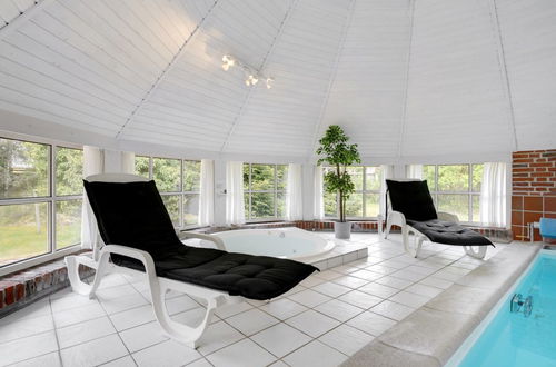 Photo 4 - Maison de 5 chambres à Væggerløse avec piscine privée et terrasse