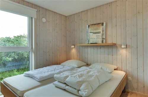 Foto 12 - Haus mit 6 Schlafzimmern in Blokhus mit terrasse und sauna