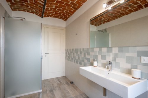 Foto 28 - Apartment mit 2 Schlafzimmern in Costigliole d'Asti mit schwimmbad und garten