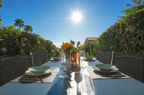 Photo 2 - Maison de 2 chambres à Théoule-sur-Mer avec piscine et jardin