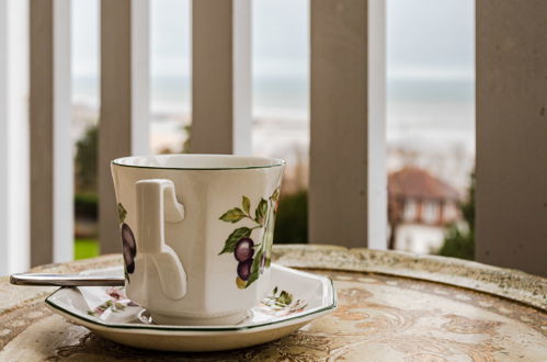 Photo 14 - 2 bedroom Apartment in Trouville-sur-Mer with terrace and sea view