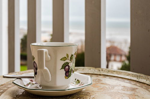 Photo 14 - Appartement de 2 chambres à Trouville-sur-Mer avec terrasse et vues à la mer