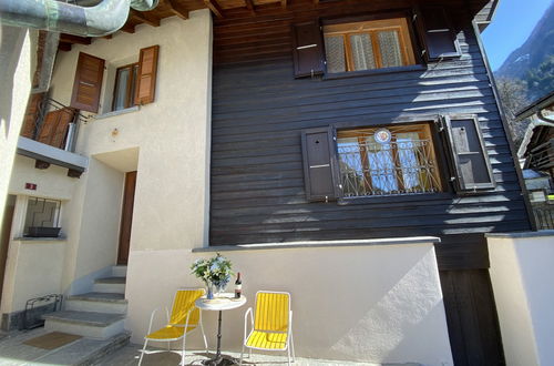 Photo 16 - 2 bedroom Apartment in Rossa with garden and mountain view