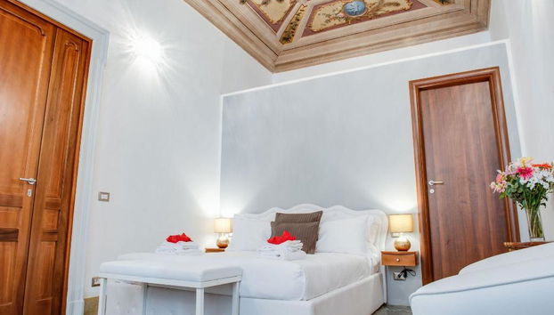Lh Royal Suites - Photo 3
