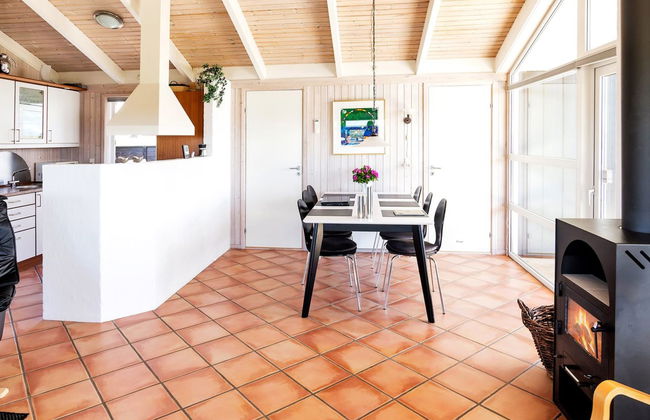 "Elvie" - 200m from the sea - Foto 5