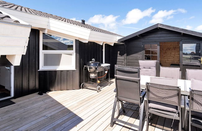 "Elvie" - 200m from the sea - Foto 2