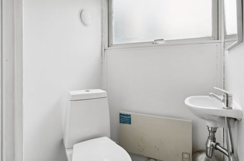 Foto 15 - Casa de 3 quartos em Nykøbing Sj com terraço e banheira de hidromassagem
