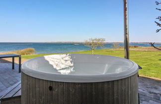 Photo 2 - Maison de 7 chambres à Struer avec terrasse et bain à remous