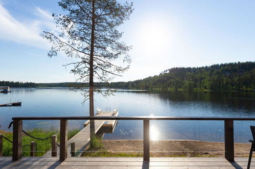 Foto 39 - Casa de 5 habitaciones en Hyrynsalmi con sauna y bañera de hidromasaje