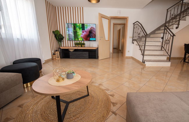 Casa de 5 quartos em Kaštela com piscina privada e jardim - Foto 20