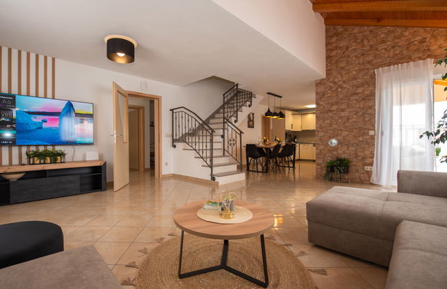 Casa de 5 quartos em Kaštela com piscina privada e jardim - Foto 4