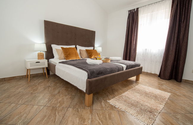 Casa de 5 quartos em Kaštela com piscina privada e jardim - Foto 24